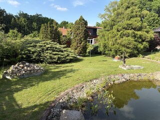 Ferienhaus im Hintergrund