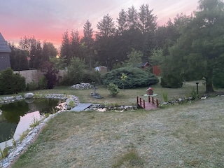 Abendrot aus dem Garten gesehen.