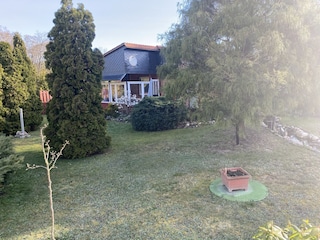 Teilüberdachte Terrasse des Ferienhauses