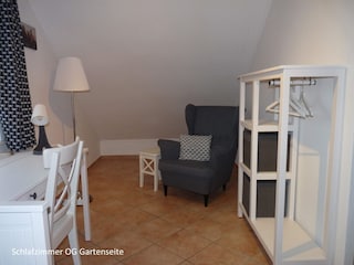 Schlafzimmer OG Gartenseite