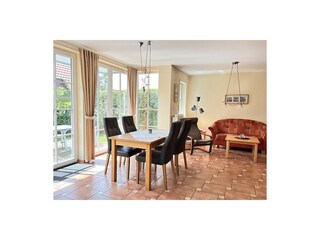 Wohnzimmer mit Blick zum Essplatz