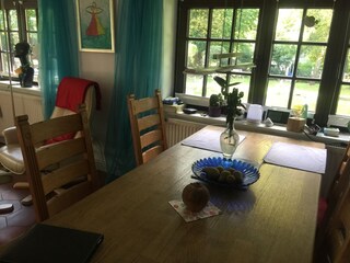 Essbereich mit Kaminzimmer