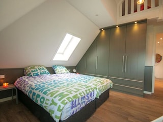 Schlafzimmer mit Doppelbett
