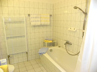 Handtuchwärmer - für die Dusche muß man beweglich sein