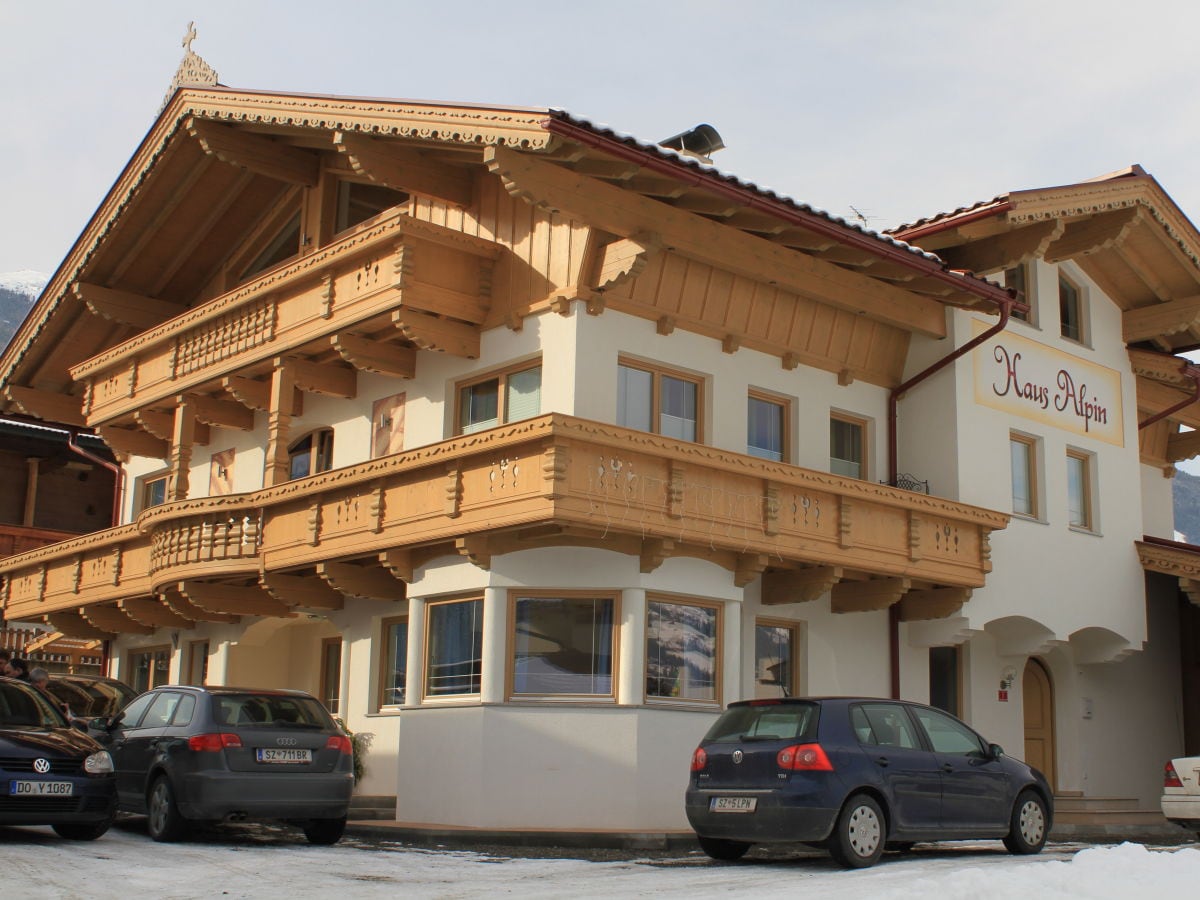 Haus Alpin im Winter