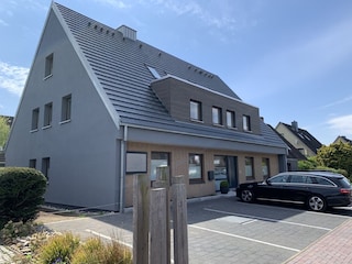 Zuhause am Meer - Parkplätze direkt vor dem Haus