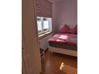 Schlafzimmer 1,40m Bett