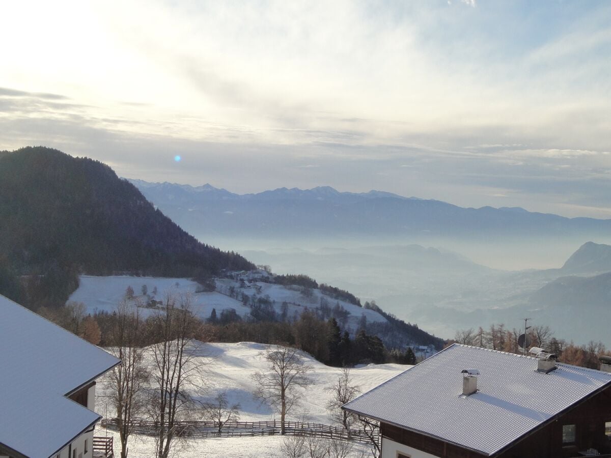 Aussicht vom Balkon übers Etschtal