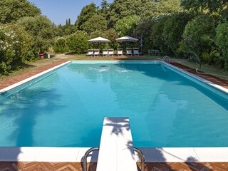 Riesiger Pool