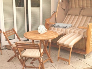 Terrasse mit Strandkorb