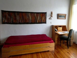 Schlafzimmer 2