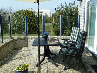 Sonnenterasse vor dem Haus