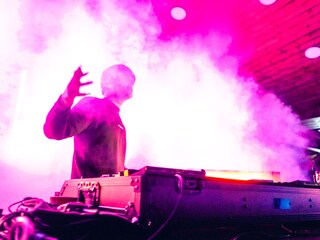 Party an der Schirmbar