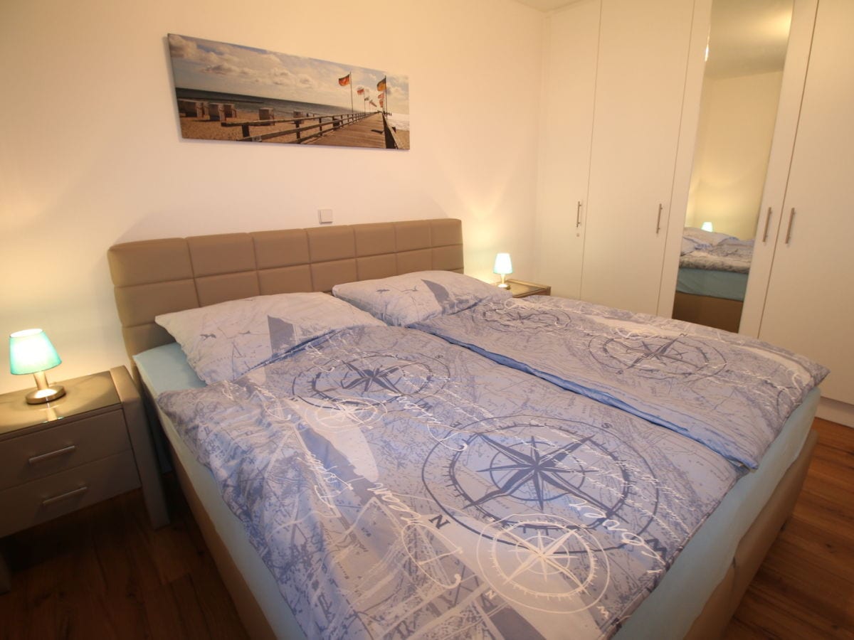 Großes Schlafzimmer, Platz für das Reisebett vorhanden