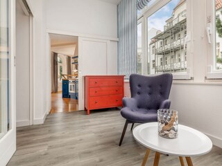 Blick von der Loggia ins Wohnzimmer.