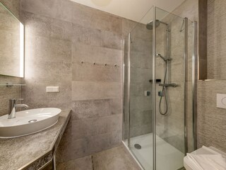 Das moderne Duschbad.