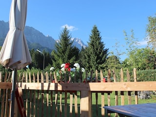 Aussicht von der Terrasse zur Zugspitze