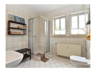 Bad mit Dusche / WC