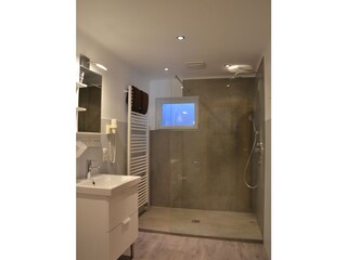 Vakantieappartement Hirschegg im Kleinwalsertal Badkamer 7