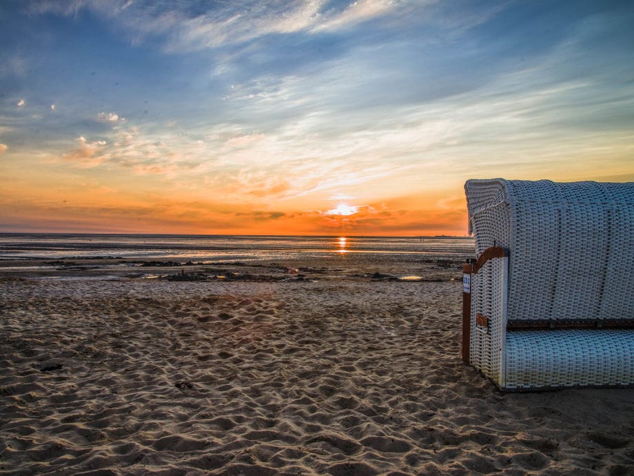 Strandkorb Sonnenuntergang sdatec.com