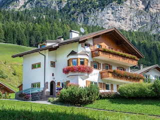 Ferienwohnung Wolkenstein in Gröden Außenaufnahme 2