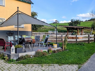 Auf der Terrasse ist Platz für alle.