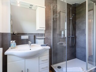 Badezimmer mit Rainshower - Dusche