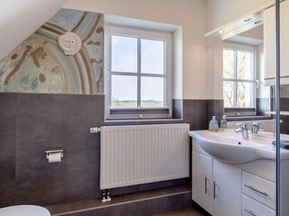 Badezimmer mit Rainshower - Dusche