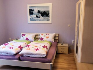 Schlafzimmer 1 mit Balkon