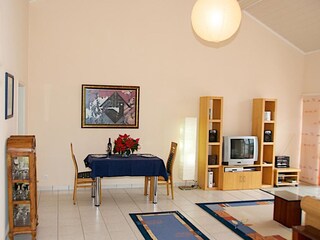 Wohnzimmer + Essbereich