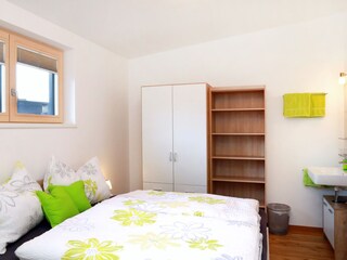 Schlafzimmer 2