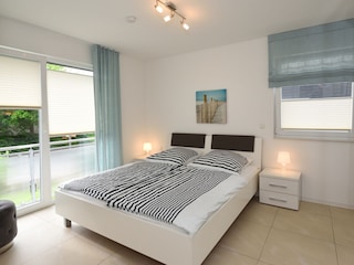 Schlafzimmer 1