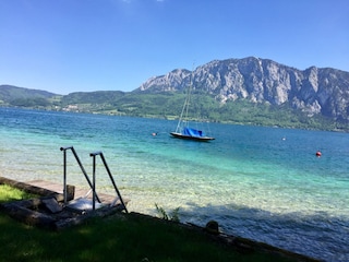 eigener Badestrand am Attersee