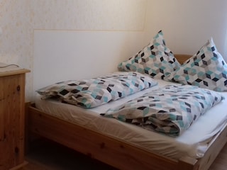 Doppelschlafzimmer mit französischem Bett 140x200