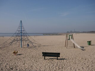 Strand am IJsselmeer knapp 1 km entfernt