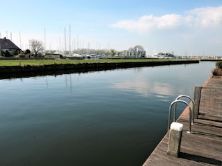 11 mtr. Bootsteg mit Schwimtreppe Aussicht Traumhaft