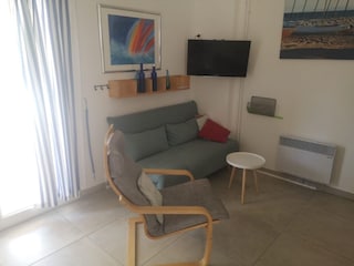 schickes Sofa im Wohnraum