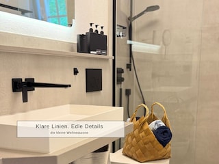 Bad mit ebenerdiger Dusche