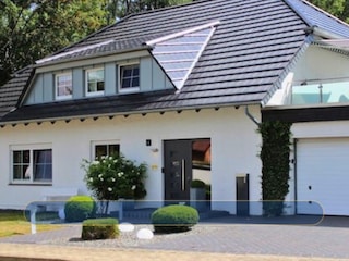 Vorderansicht des Hauses