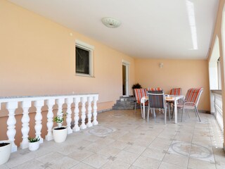 Terrasse vor dem Haus