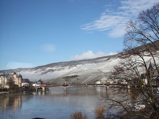 Verschneite Weinberge