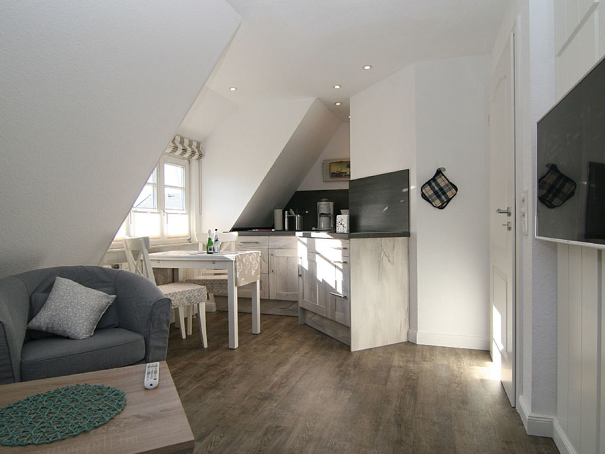Ferienwohnung haus claÃen 35qm, sylt firma appartement service ... Boxspringbett susanne