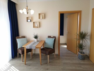 Ihre "Nordstrand" Essecke mit Zugang zum Balkon