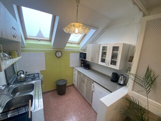 Nicht auf dem Bild: Gefrierfach, Backofen, Geschirr