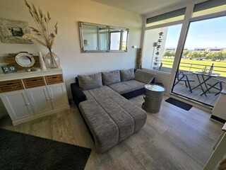 Gemütliches Wohn-/Schlafzimmer mit gemütlicher Sitzecke