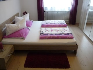 2-Bett Schlafzimmer