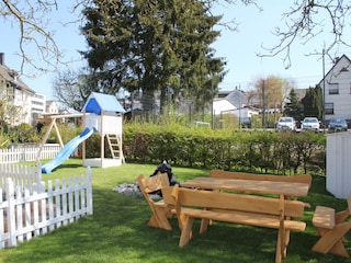 Außensitzmöglichkeit hinter dem Haus