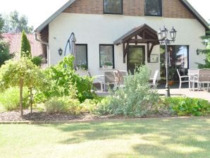 Ferienwohnung Altschulze "Teichrose"