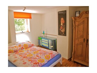 blaues Haus Schlafzimmer unten