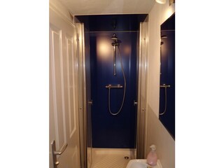 blaues Haus Bad vom unteren Schlafzimmer